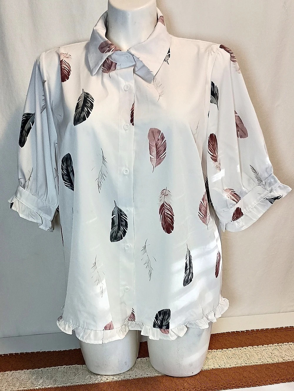 Women's Size 2X Feather Print Ruffle Hem Blouse Fall Autumn Casual Career